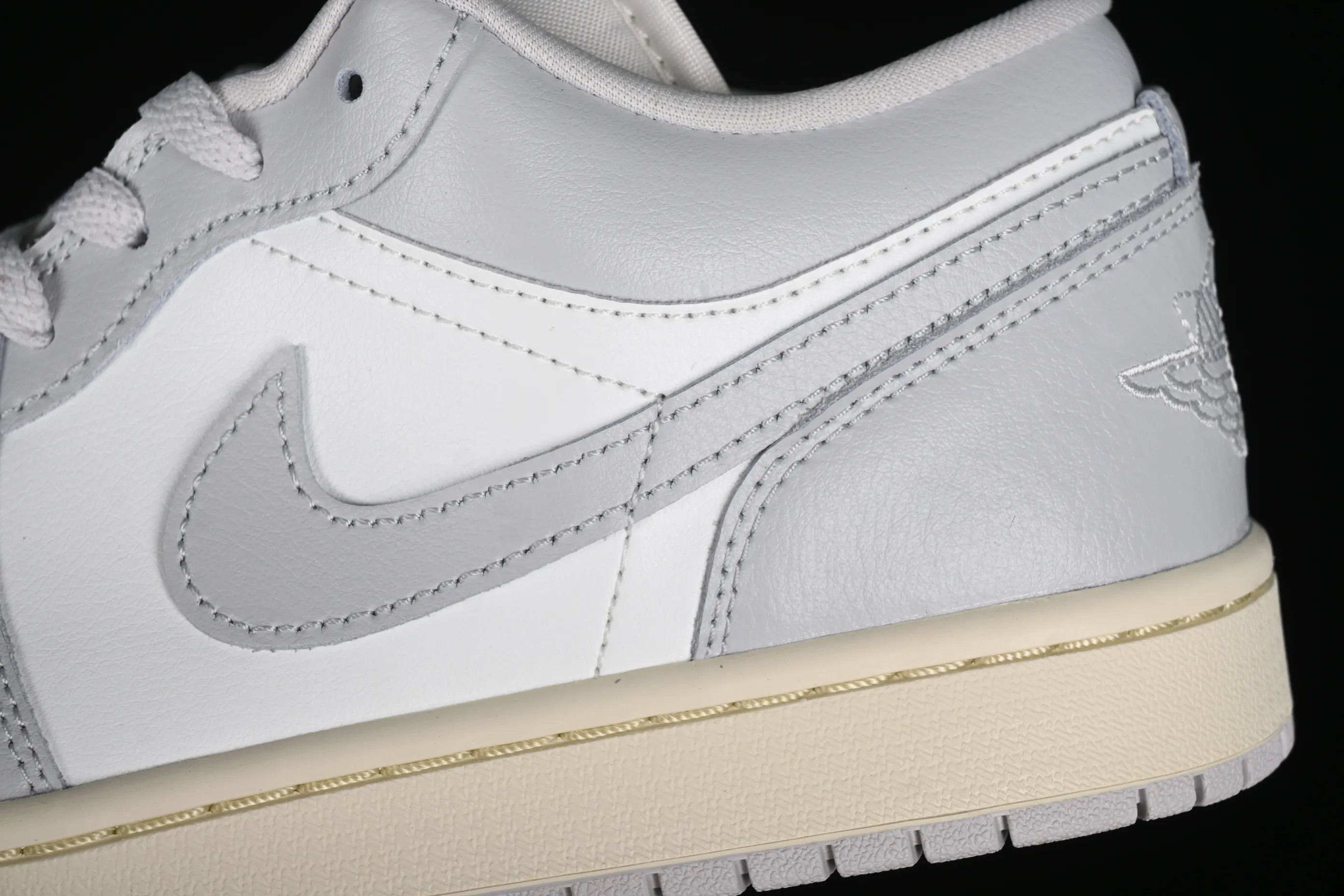 All categories Air Jordan Jordan series basketball shoes Air Jordan 1 Low G version pure original Air Jordan 1 Low AJ1 Joe 1 white gray low-top cultural casual sneakers DC0774-103